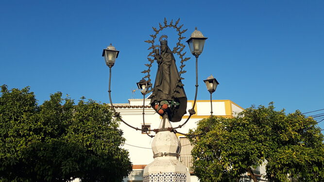 Se sale de la Plaza de la Virgen de las Huertas