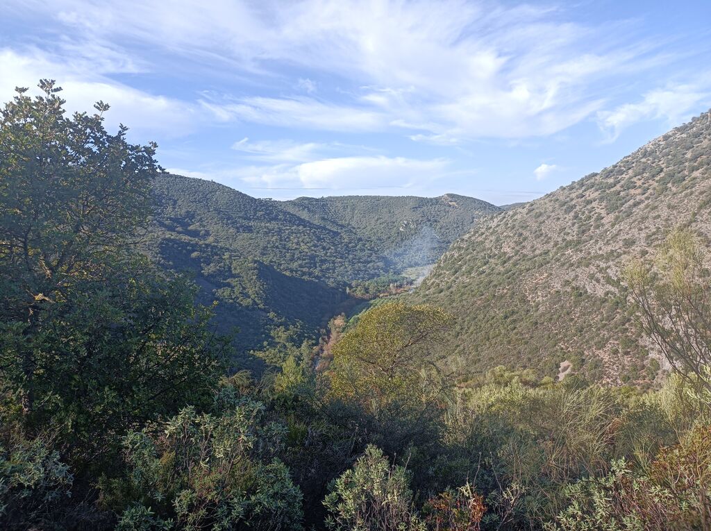Vistas de la sierra, abajo el Guadalporc&uacute;n