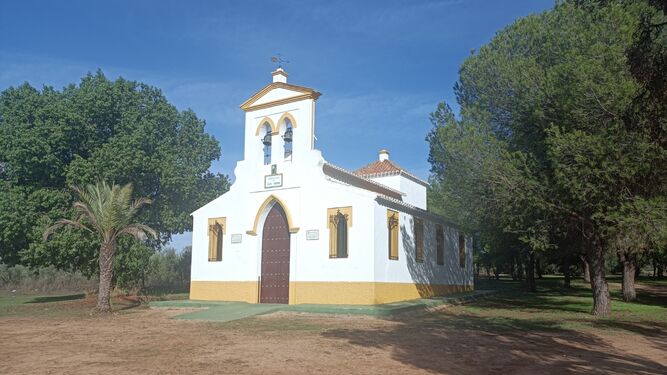 Nuestro objetivo es la ermita de San Diego, en las afueras de Almensilla.